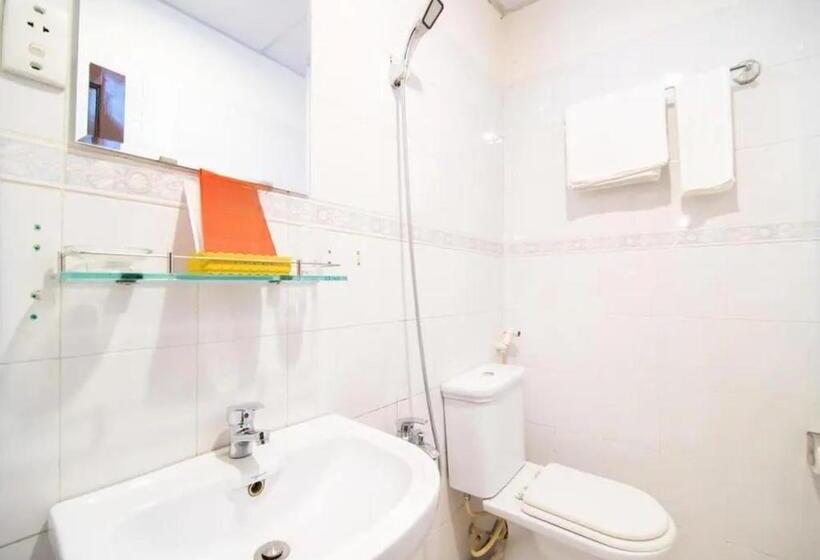 اتاق استاندارد, Tan Hoang Long