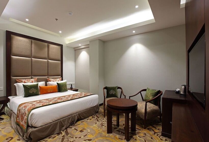 수피리어 스위트, The Royal Phular