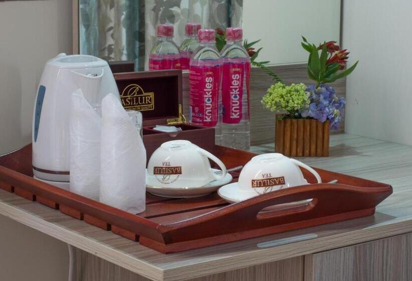 디럭스 트리플 룸, The Wind Castle