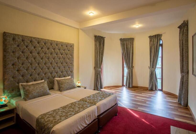 패밀리 룸, The Wind Castle