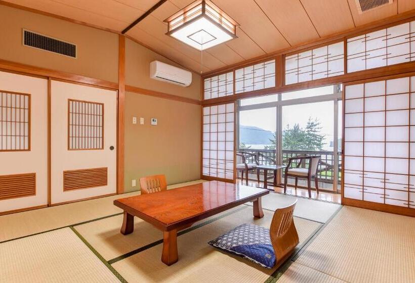 スタンダード４人部屋, Uneri