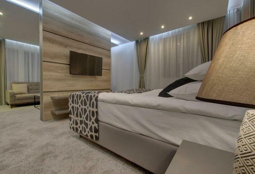 سوئیت با بالکن, Zlatna žita