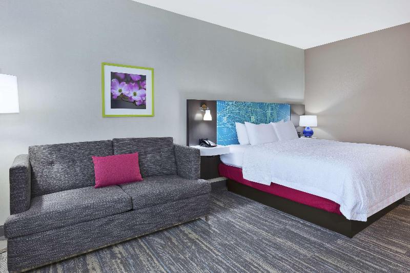 غرفة قياسية سرير كينج, Hampton Inn Sedalia