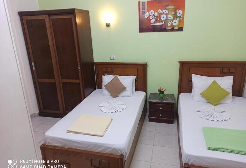 اتاق لوکس, Golden Star Hostel