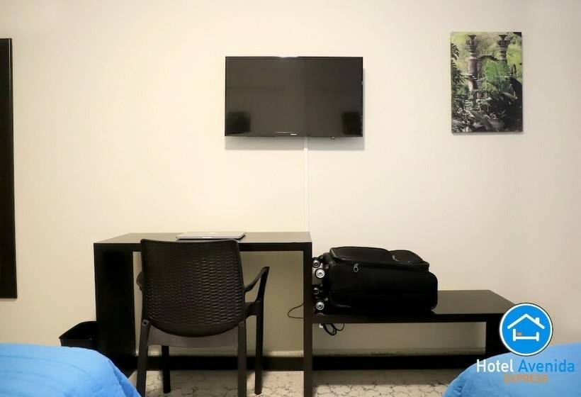 带2个双人床的标准工作室, Avenida Express