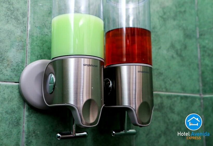 带2个双人床的标准工作室, Avenida Express