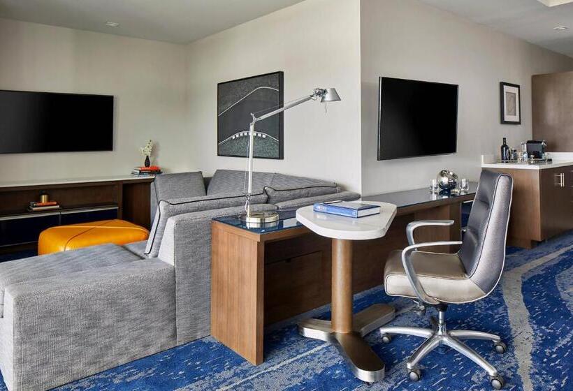 جناح إدارى سرير كينج, The Daytona, Autograph Collection