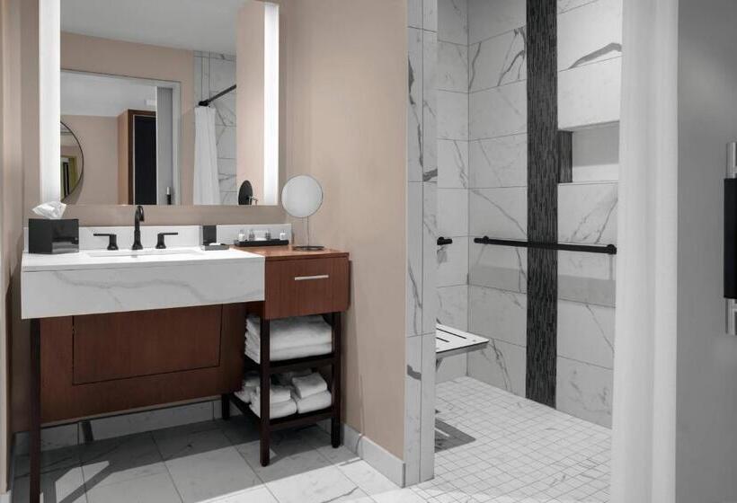 جناح تنفيذي مع بلكونة, The Daytona, Autograph Collection