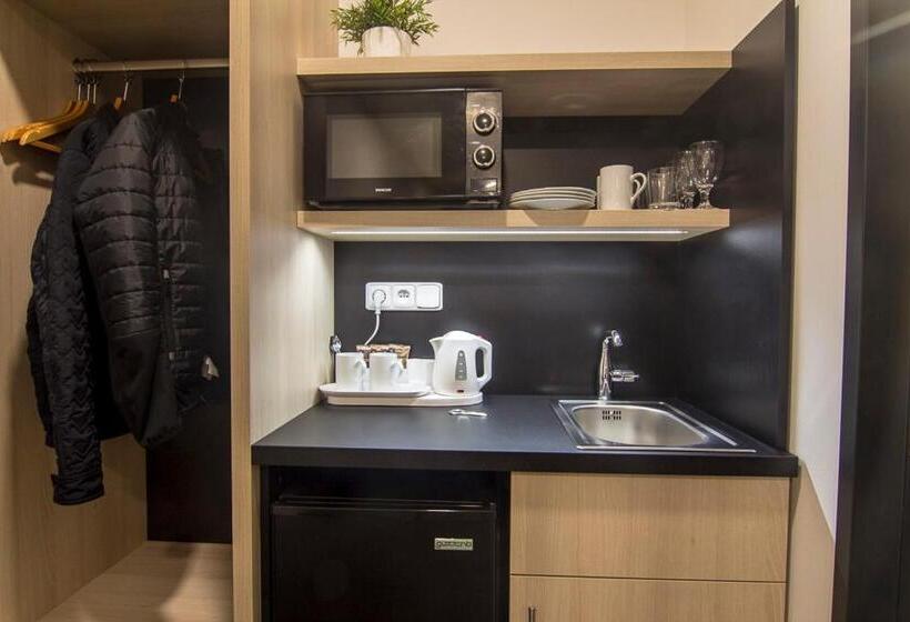 اتاق خانوادگی, Valcha