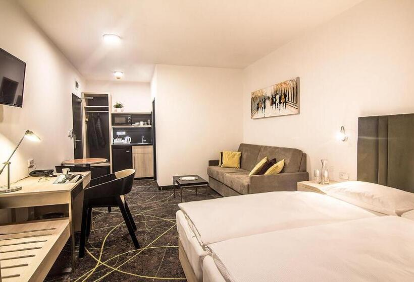 اتاق خانوادگی, Valcha