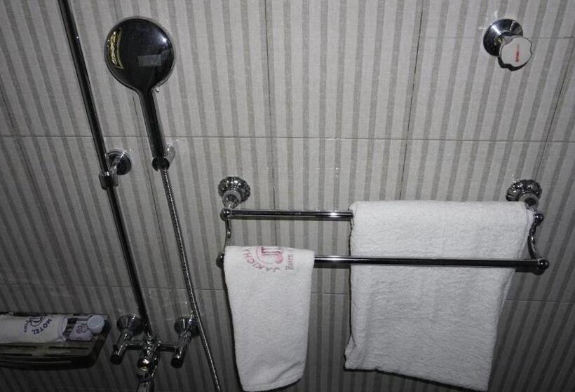 غرفة ديلوكس مزودة بشرفة, Jakicha Motel