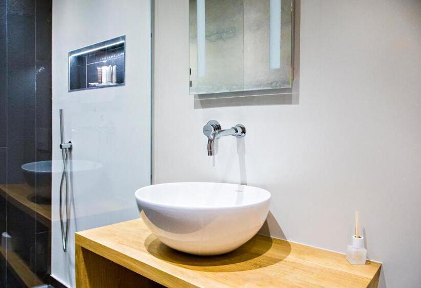 اتاق سوپریور با تخت بزرگ, Memento B&b Piran