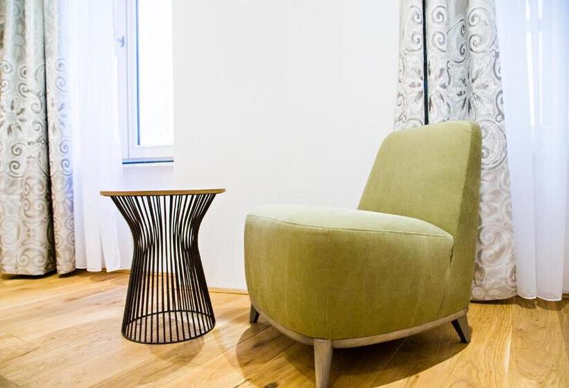 اتاق سوپریور با تخت بزرگ, Memento B&b Piran