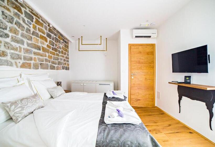 اتاق لوکس, Memento B&b Piran