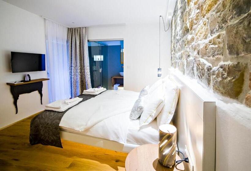 اتاق لوکس, Memento B&b Piran