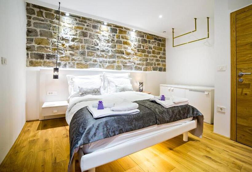 اتاق لوکس, Memento B&b Piran