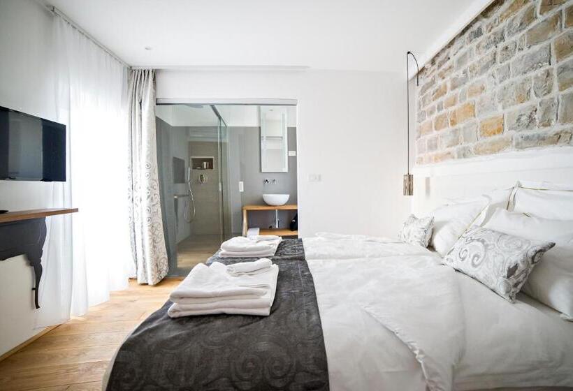 اتاق استاندارد با بالکن, Memento B&b Piran