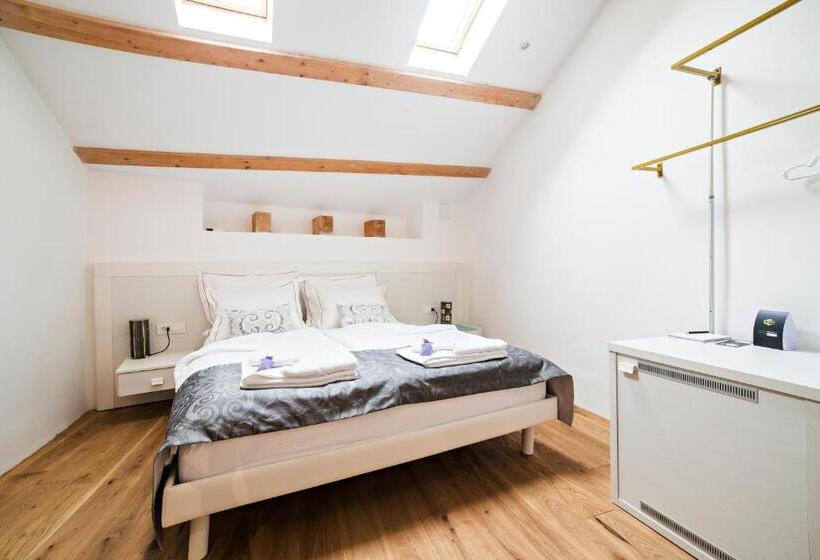 سوئیت جونیور خانوادگی, Memento B&b Piran