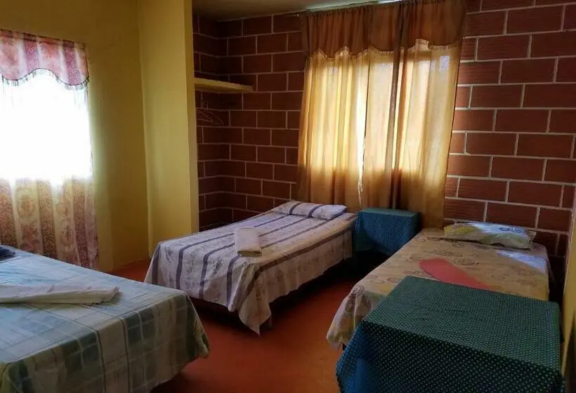 اتاق استاندارد سه نفره, Casa De Alexis