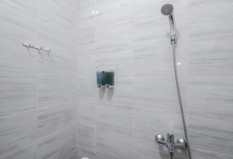 デラックスルーム, Reddoorz Plus Near Galaxy Bekasi