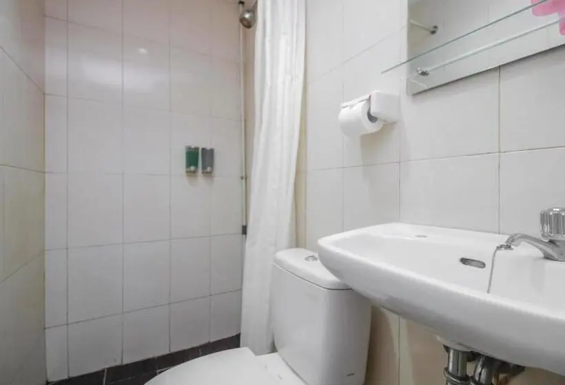 エコノミールーム, Reddoorz Plus Near Galaxy Bekasi