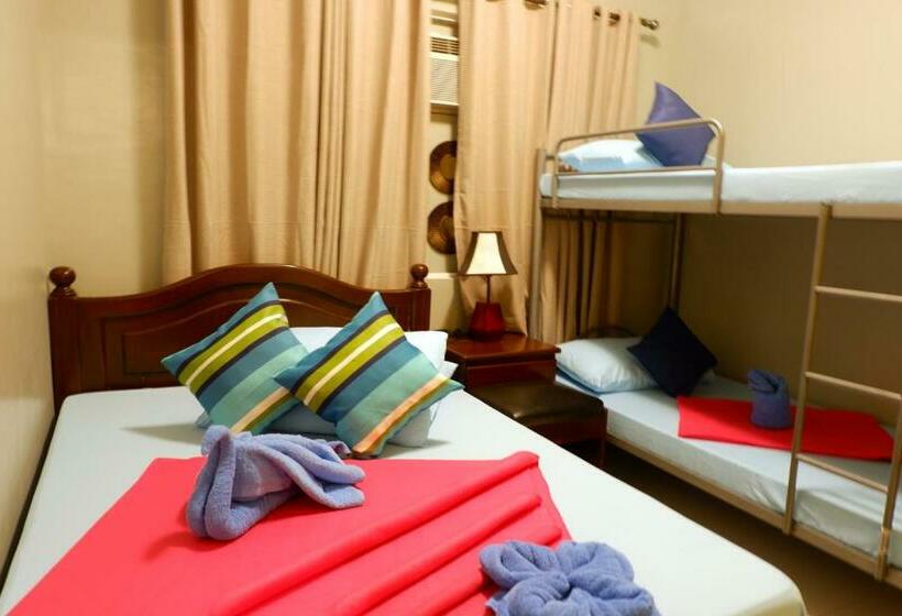 スタンダードトリプルルーム, Connecting Flight Mactan Cebu Hostel