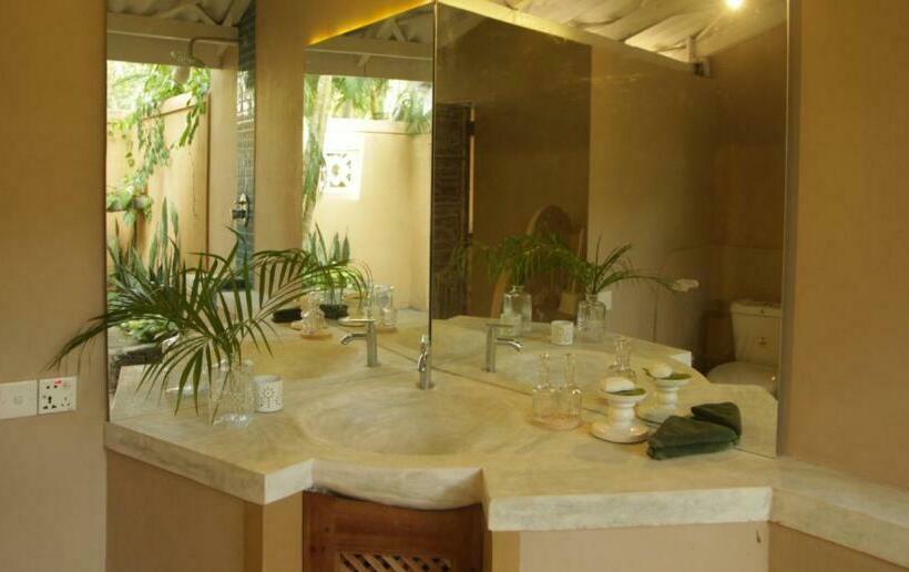 带花园景观的标准洋房, Five