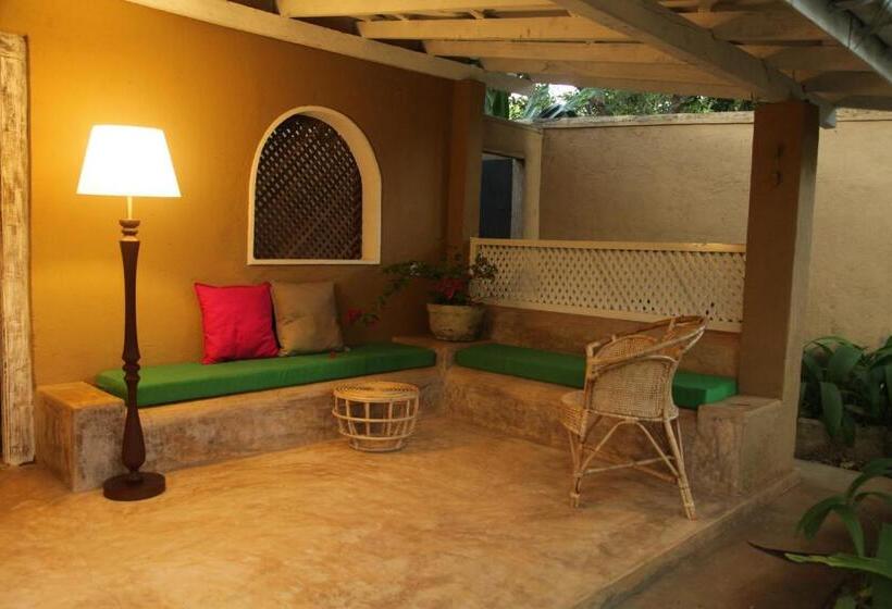 带花园景观的标准洋房, Five