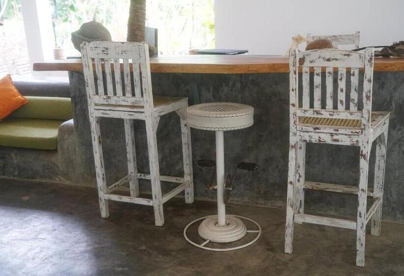 带花园景观的标准洋房, Five