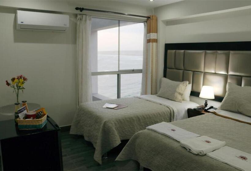 패밀리 룸 측면 바다 전망, Riviera Muchik