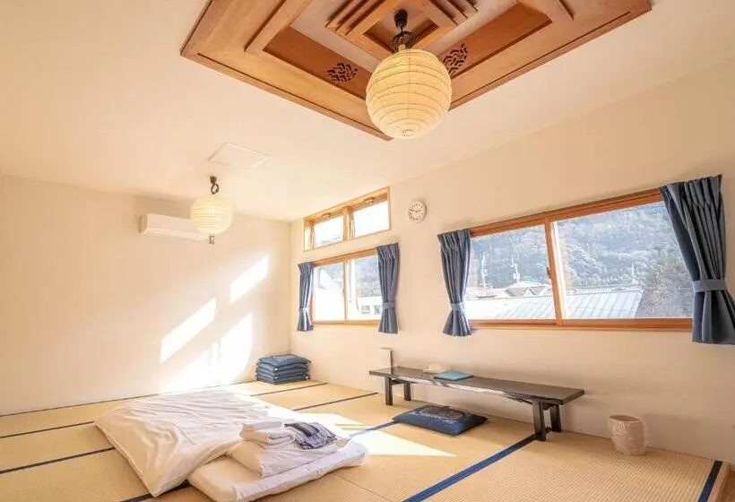 浴室共有スタンダード4人用ルーム, 4s Stay Awaikeda Ekimae