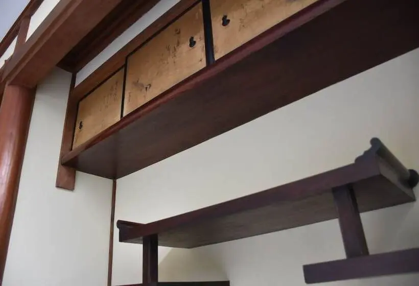 スタンダード4人部屋, 4s Stay Awaikeda Ekimae
