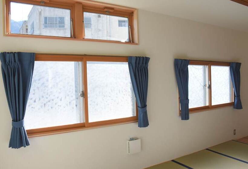 חדר סטנדרט לארבעה, 4s Stay Awaikeda Ekimae