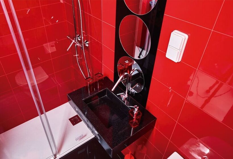 اتاق استاندارد, Freedom