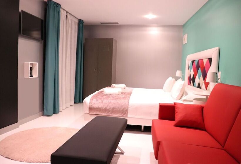 Superior Interior Room, Freedom