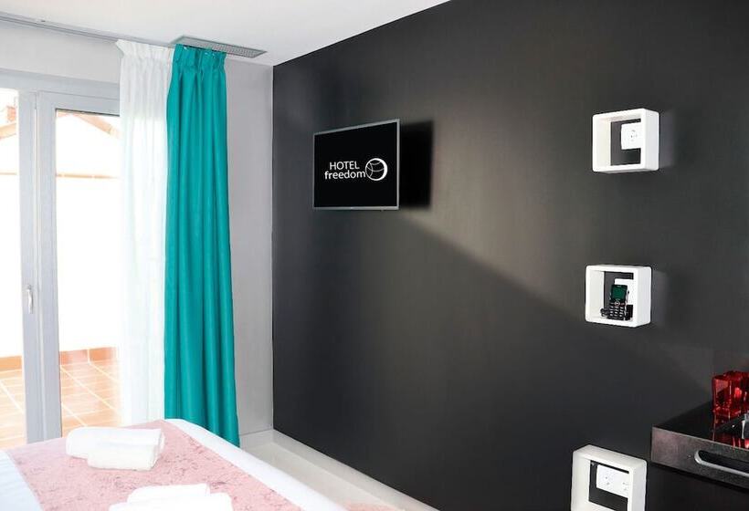 Superior Interior Room, Freedom