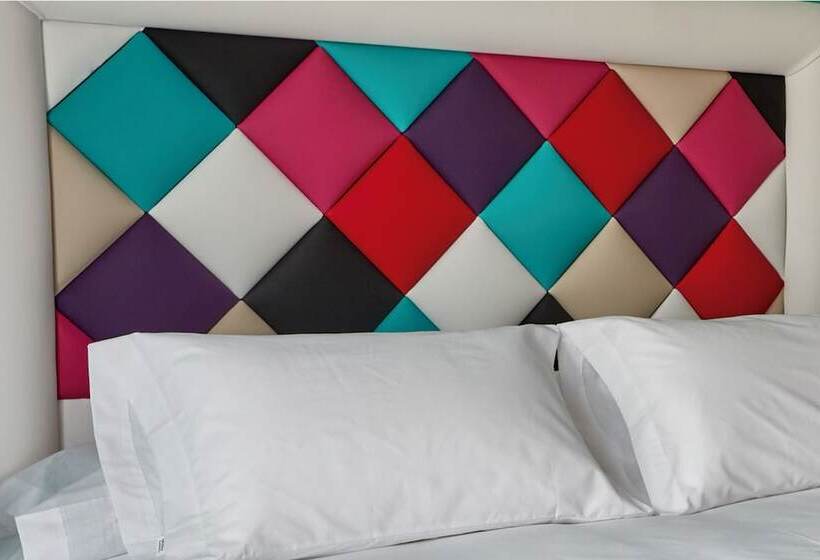 Superior Interior Room, Freedom