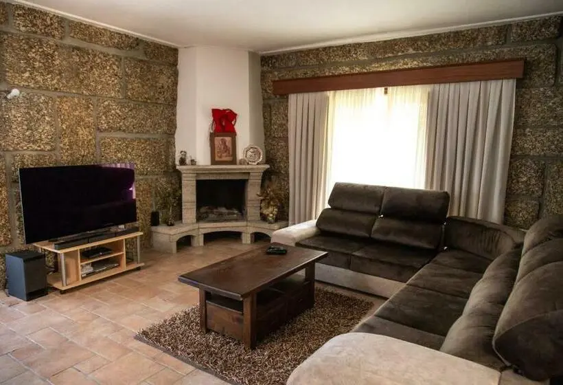 ３ベッドルームハウス, The Oak´s Wolf Country House