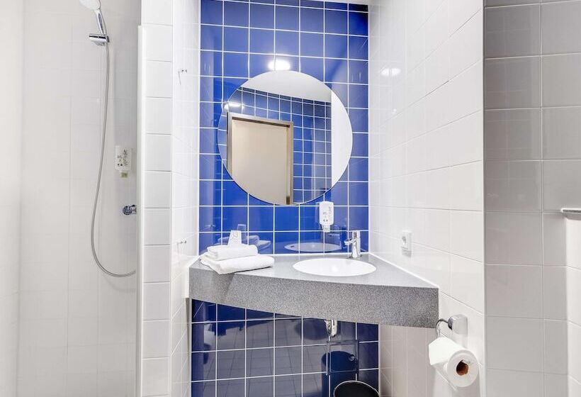标准三人间, B&b Hotel Bremen überseestadt