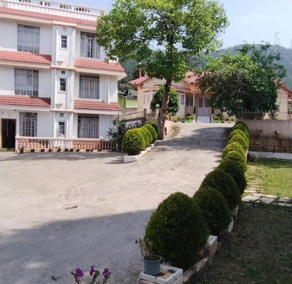 家庭间, La Castle Residency