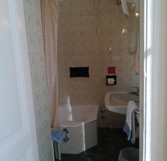 غرفة قياسية فردية, Lucciola