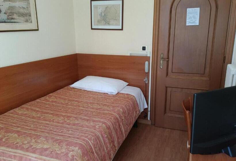 غرفة قياسية فردية, Lucciola