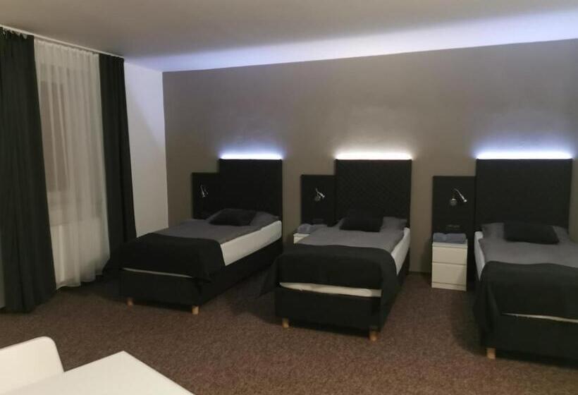 غرفة قياسية ثلاثية, Penzion Stella