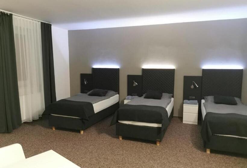 غرفة قياسية ثلاثية, Penzion Stella