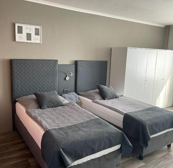 Четырехместный Номер Стандарт, Penzion Stella