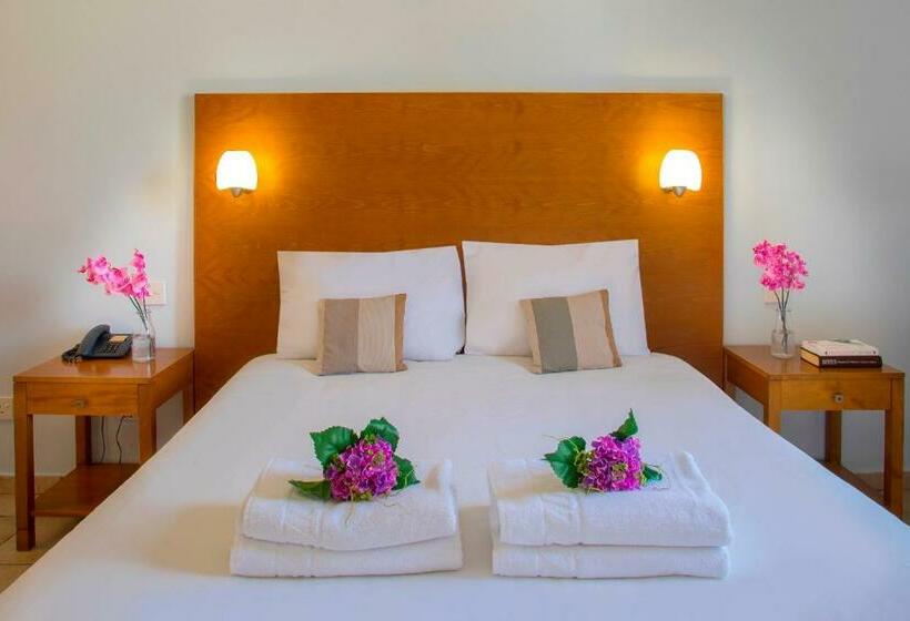 Люкс Боковой Вид на Море, Louis Althea Beach