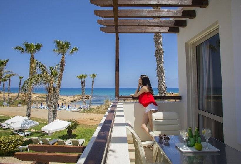 Люкс Боковой Вид на Море, Louis Althea Beach