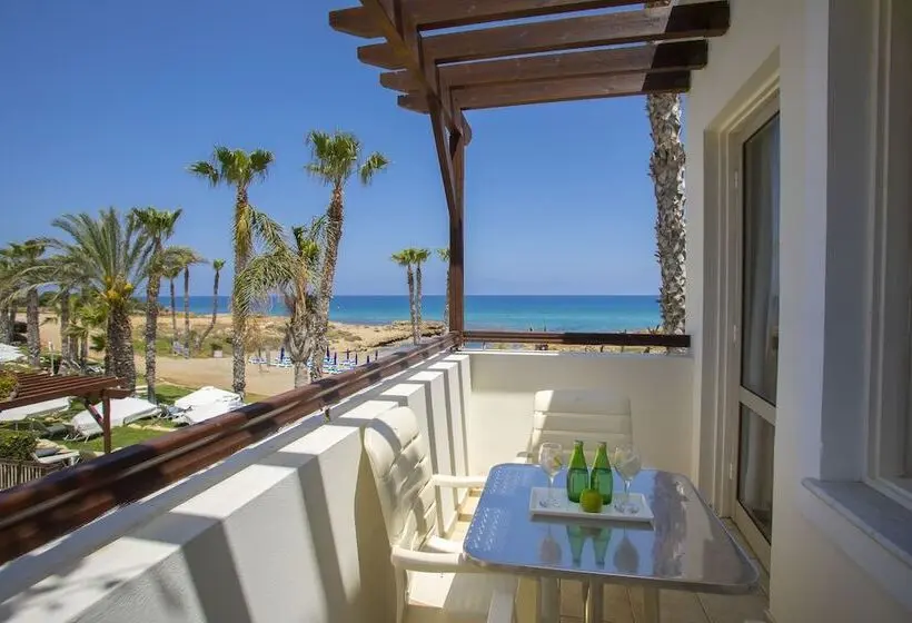 سوییت با چشم‌انداز جانبی دریا, Louis Althea Beach