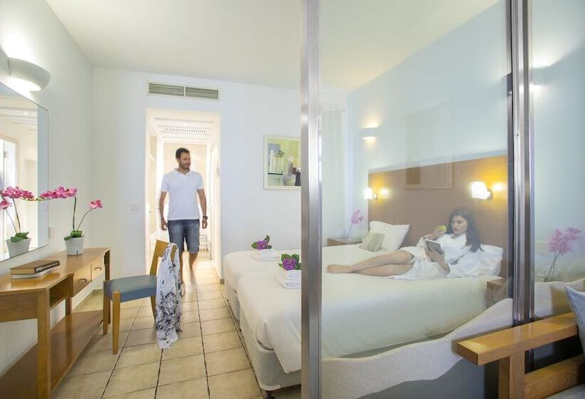 Студия Стандарт Вид на Море, Louis Althea Beach