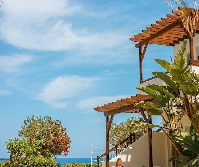 سوئیت 2 خوابه, Louis Althea Beach